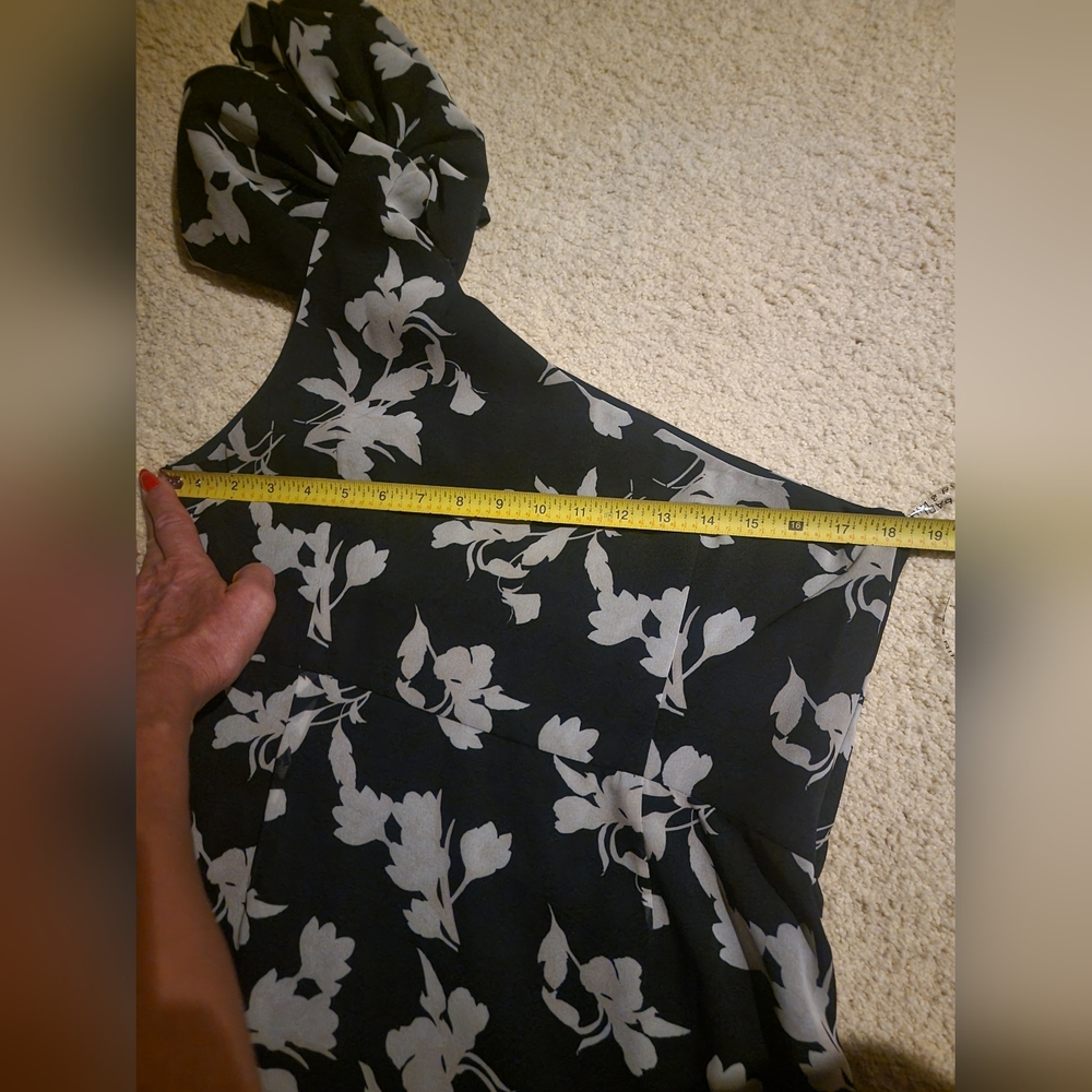 New SACHIN & VABI Navy Petal Floral One Shoulder Bow Chelsea Maxi Gown, Size 12 - Picture 10 of 12